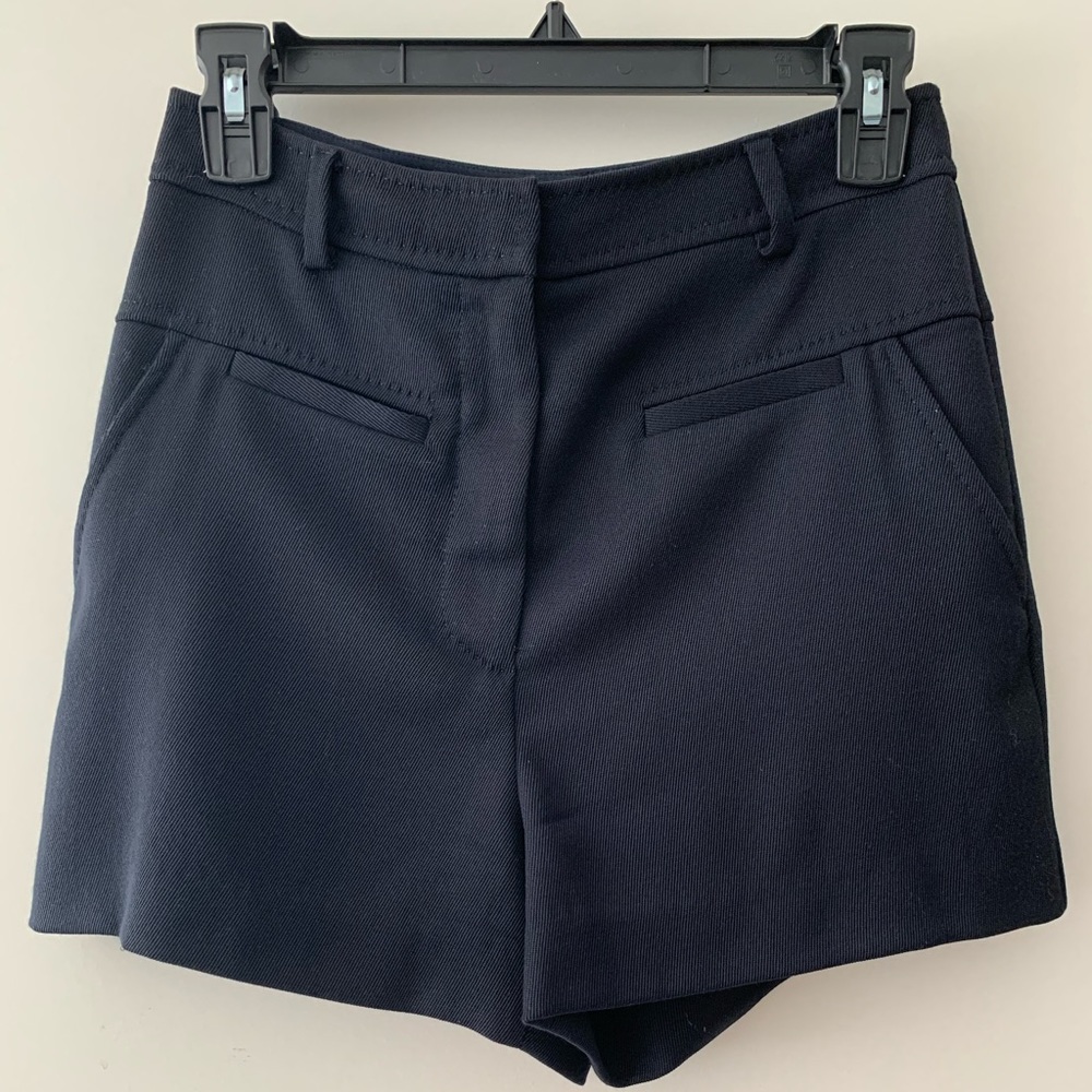 DVF Notrina Navy Shorts // Size 2 Womens